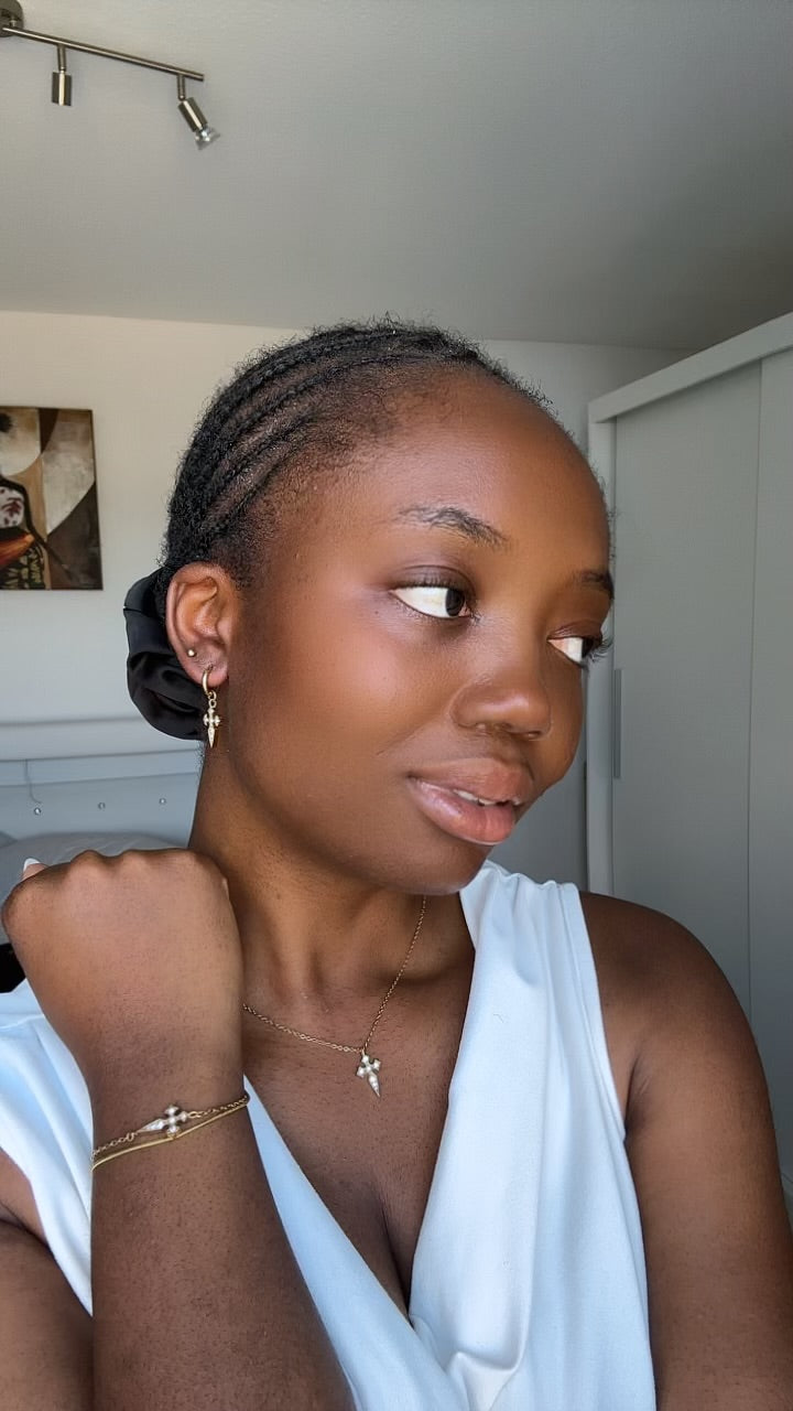 Parure Divine – ensemble Collier, Bracelet & Boucles en croix