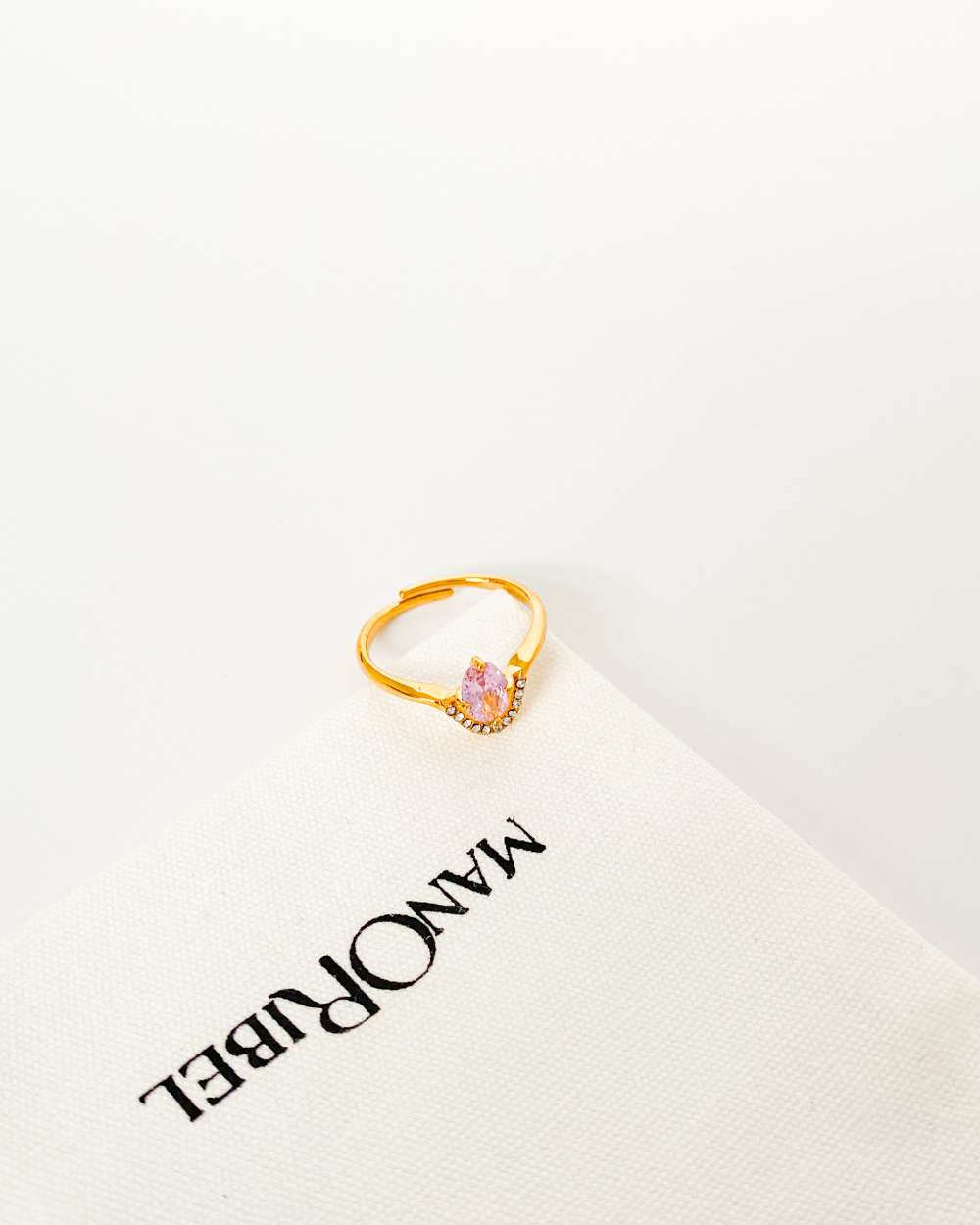 Royale - bague fine plaquée or ornée d´un diamant rose