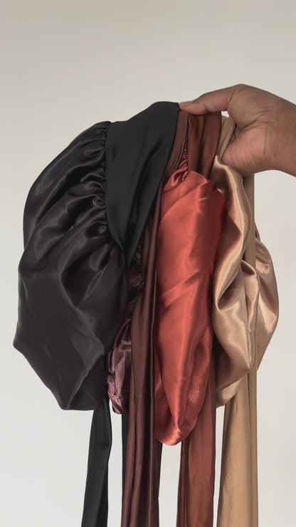 Bonnet large en satin