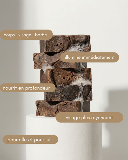 L’Or Noir – savon nettoyant illuminateur (200g)