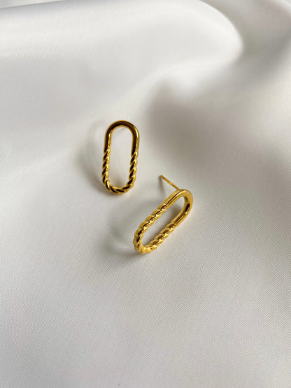 Boucle d´oreille carrée torsadé plaquée or
