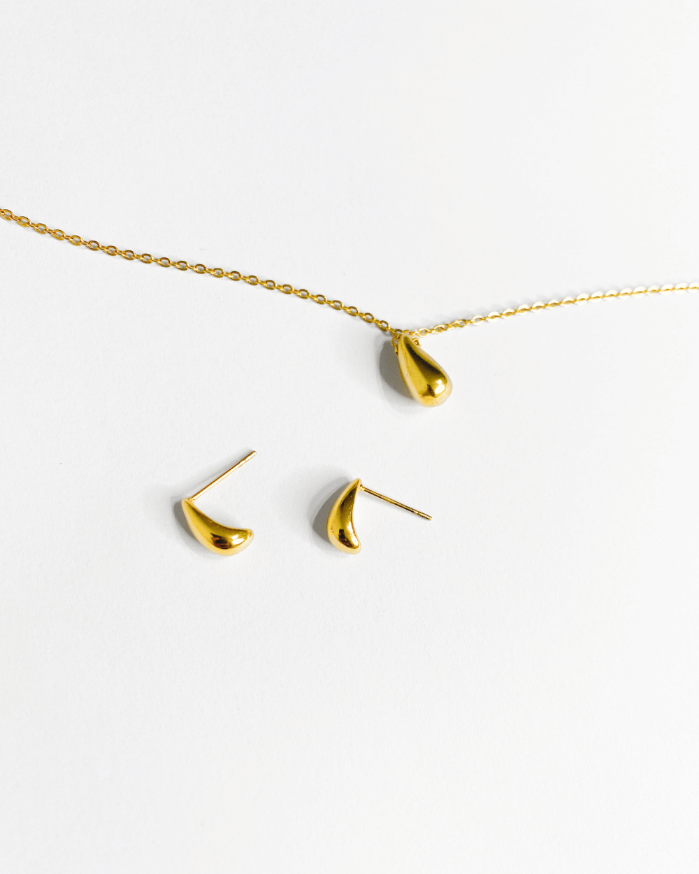 Pointe goutte d´eau plaquée or