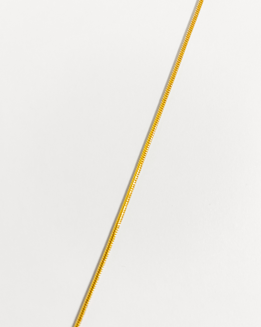 Bracelet fin lisse plaqué or