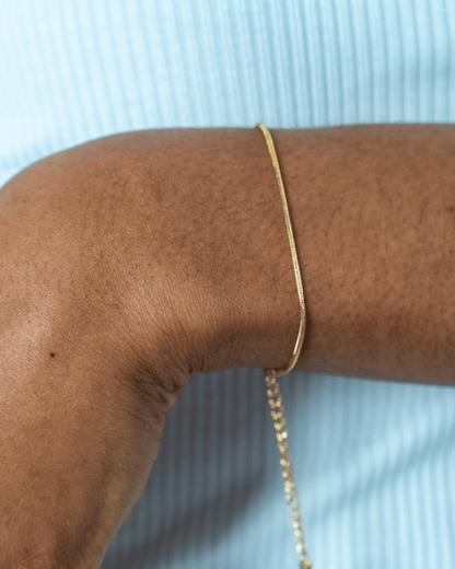 Bracelet fin lisse plaqué or