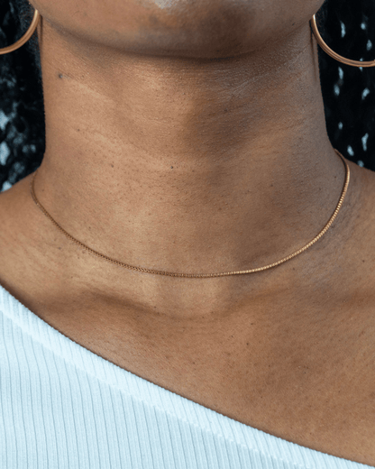 Collier minimaliste fin plaqué or