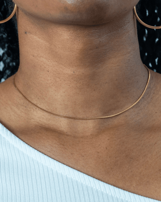 Collier minimaliste fin plaqué or