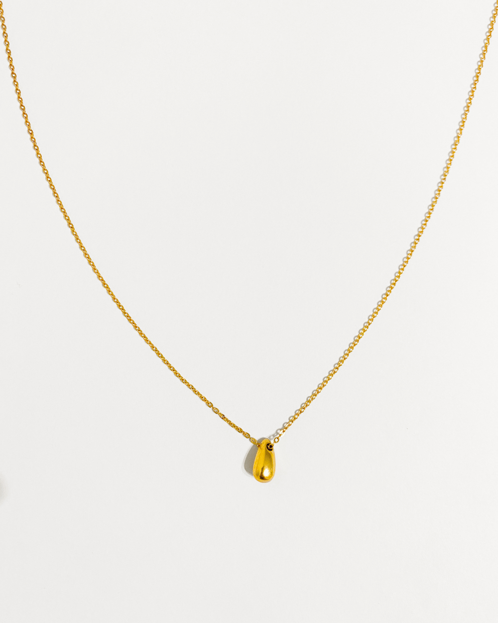 Collier pendentif goutte d´eau plaqué or